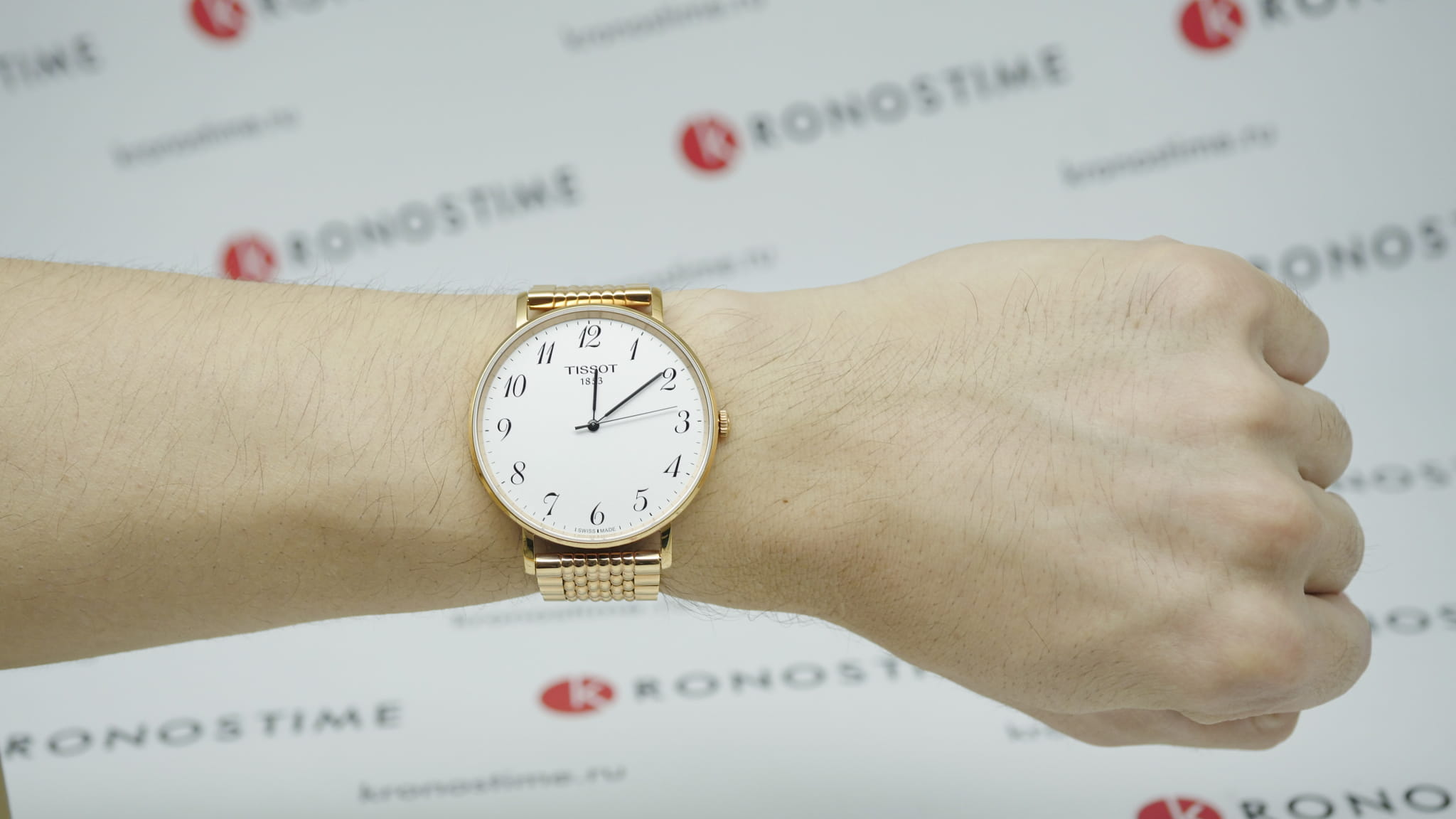 Tissot T1096103303200 мужские часы застежка крупным планом